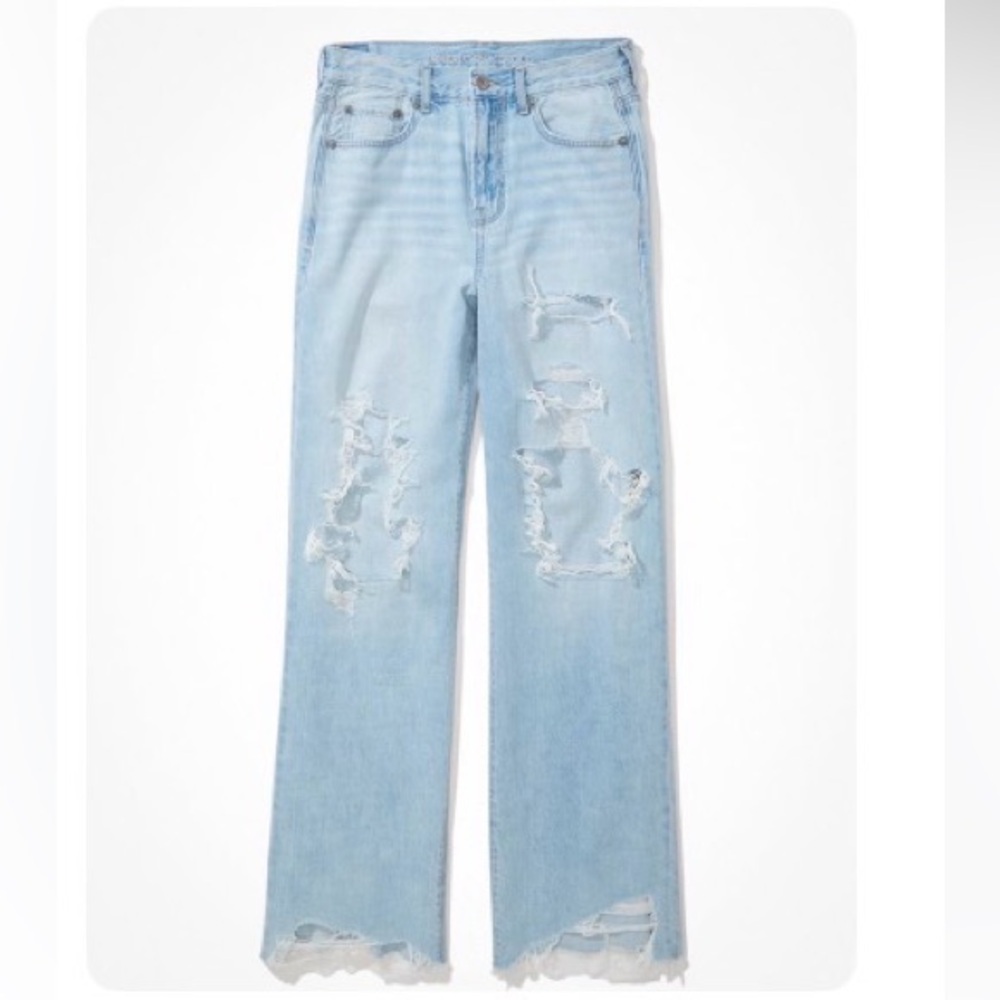 American Eagle Outfitters Light Blue Distressed  Jeans NWT
